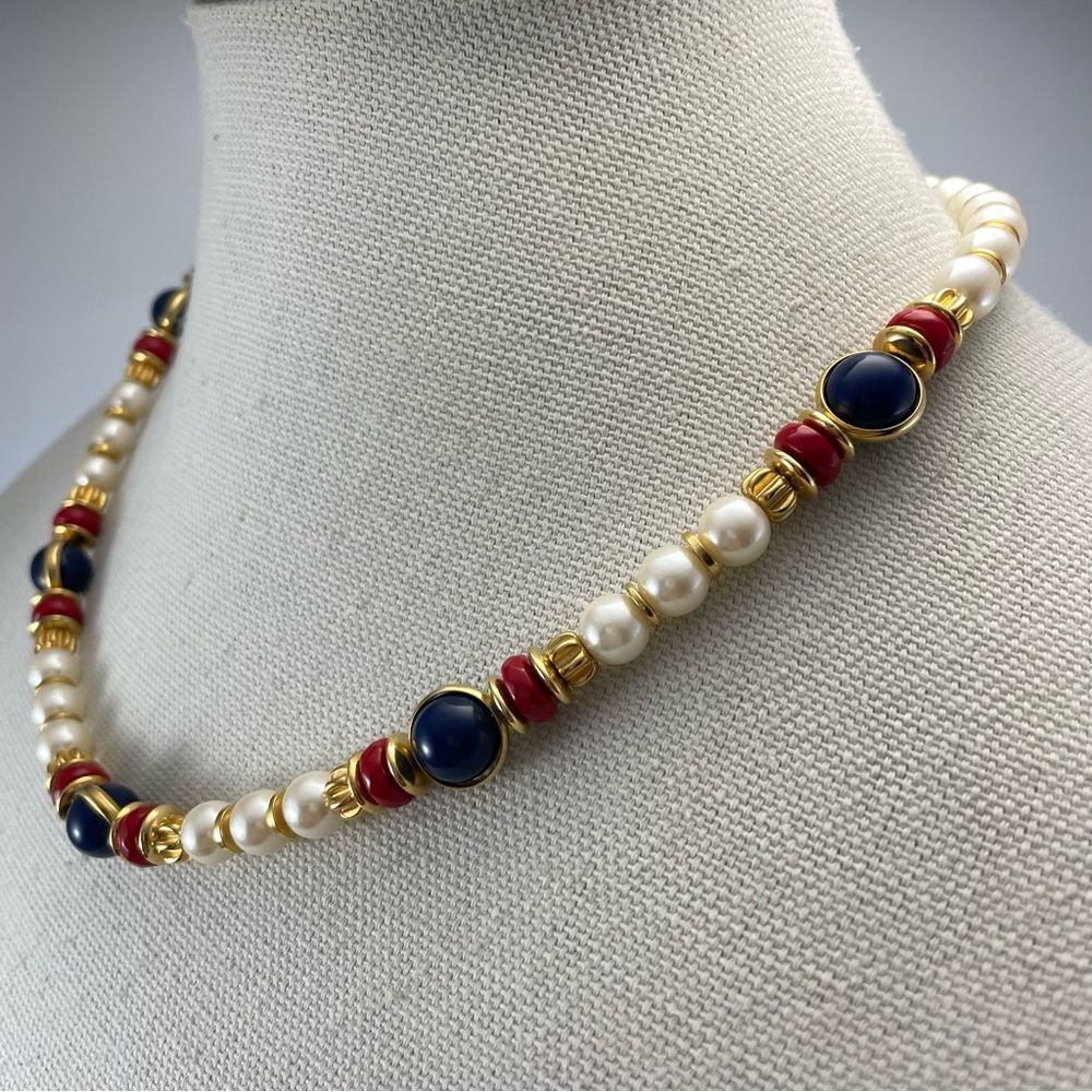 Beautiful Unsigned Gold Tone Glass Acrylic Beaded Statement Necklace - Picture 4 of 6